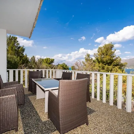 2 Bedroom With Sea View 公寓 *